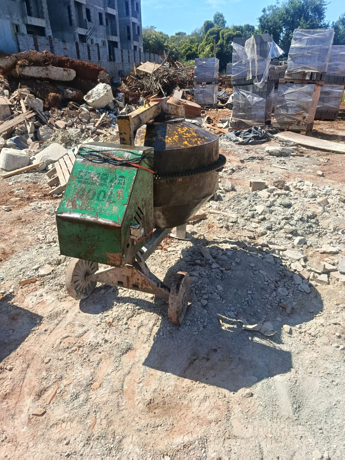 Betoneira 400L em obra real